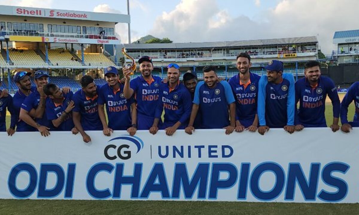 ICC ODI RANKING: वेस्टइंडीज को वनडे सीरीज में क्लीन स्वीप करने के बाद भारतीय टीम की रैकिंग में मजबूत हुई स्थिति, पाकिस्तान को पीछे छोड़ इस स्थान पर हैं भारत