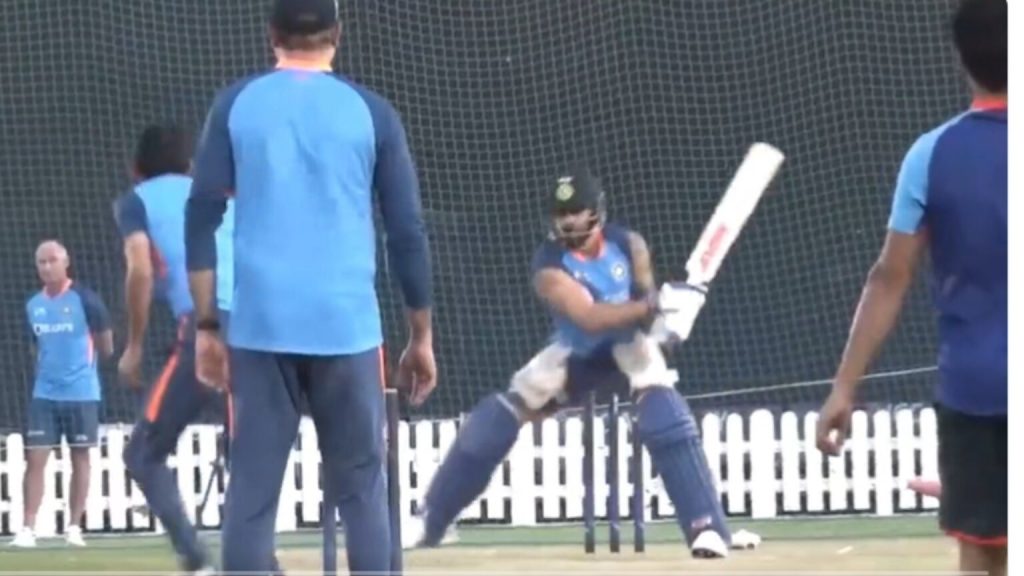 पाकिस्तान के खिलाफ Virat Kohli का चलेगा बल्ला, फॉर्म में लौटने का ढूंढ लिया है हल ,देखिए उनका वीडियो