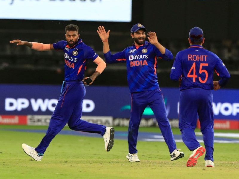 टीम इंडिया के गेंदबाजो ने Pakistan के बल्लेबाजों पर ढाया कहर, इतिहास के पन्नों में दर्ज करा दिया अपना नाम