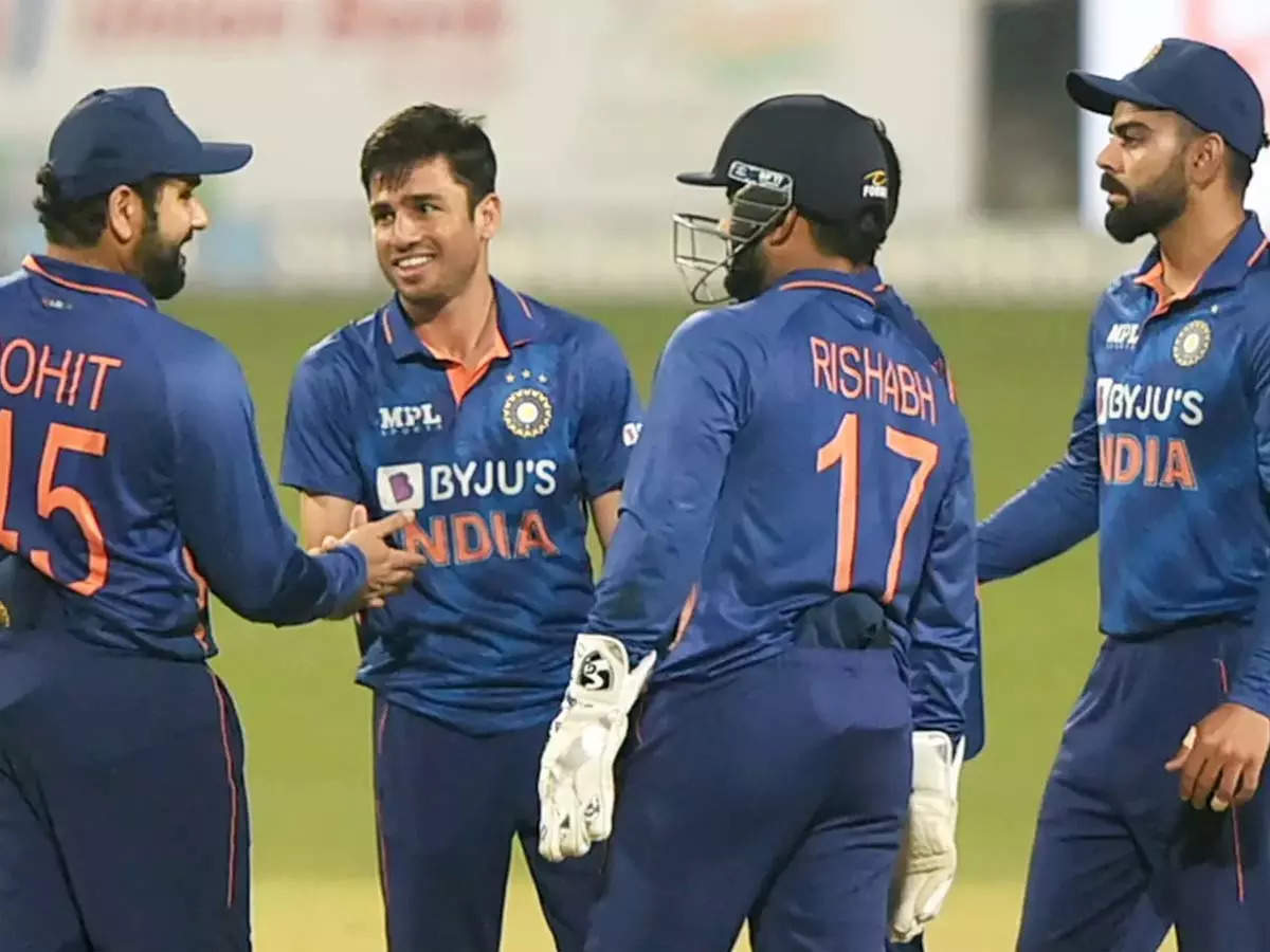 एशिया कप खेल रहे इन 3 खिलाड़ियो को विश्व कप 2022 में नहीं मिलेगी जगह, कुछ के प्रदर्शन तो कुछ सीनियर्स की वज़ह से होंगे आउट