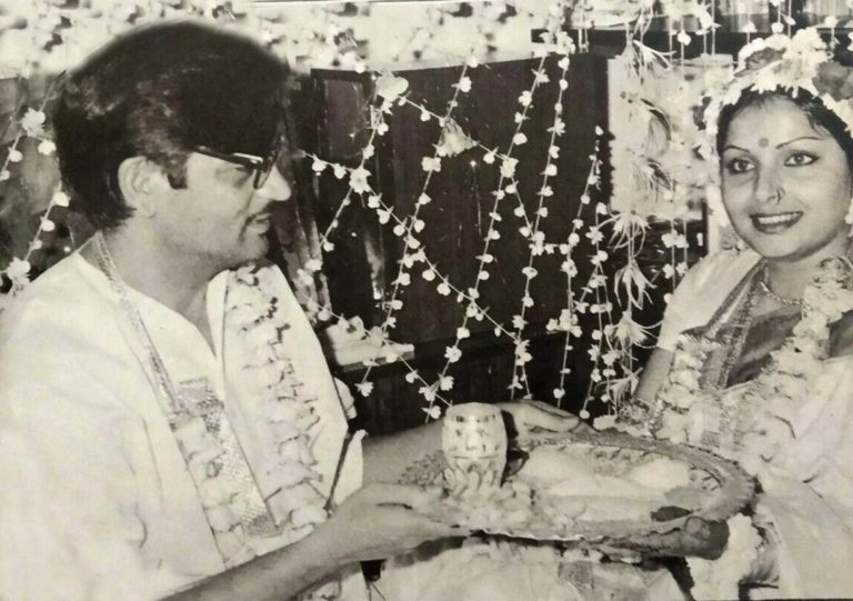 राखी गुलजार