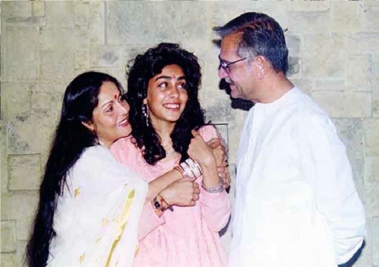 राखी गुलजार