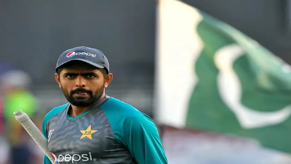 मैच जीतने की खुशी में Babar Azam ने कर दी बड़ी चूक, सोशल मीडिया पर लोगों ने उड़ाया मजाक