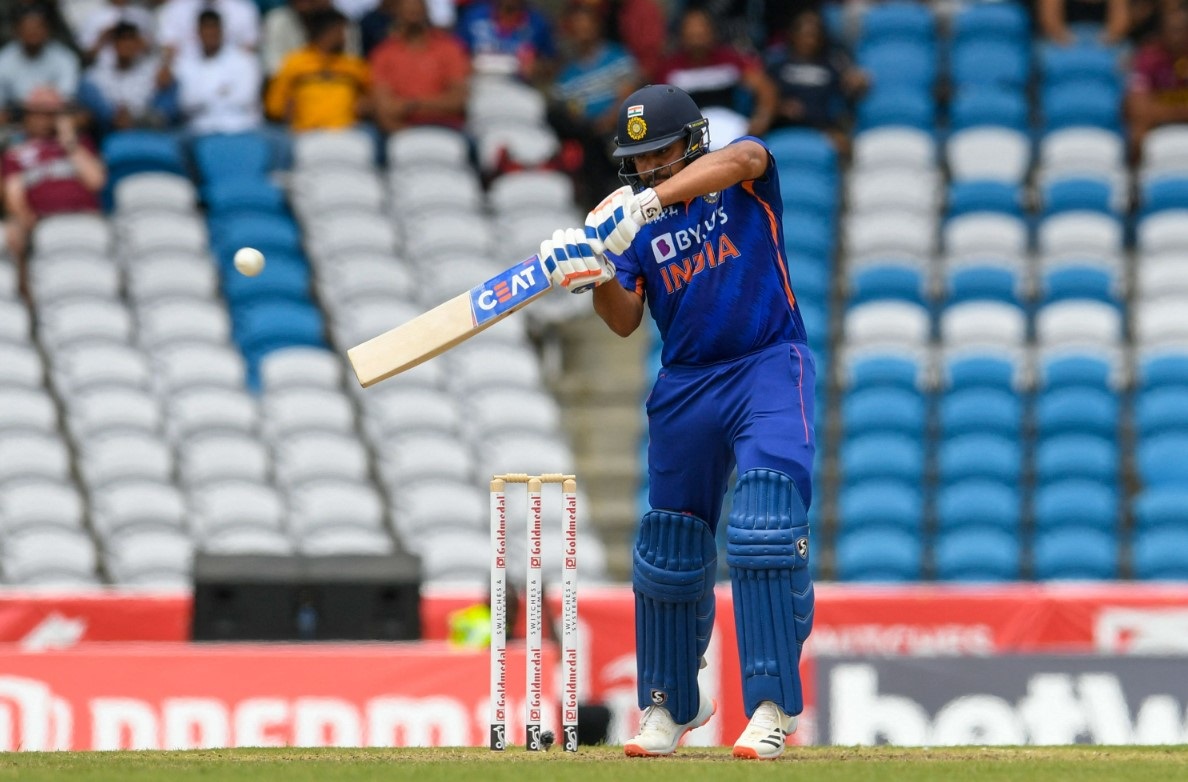 वेस्टइंडीज के खिलाफ Rohit Sharma ने 1 छक्का लगाकर तोड़ा विराट कोहली का रिकॉर्ड, इंजरी से परेशान होकर पवेलियन लौटे कप्तान