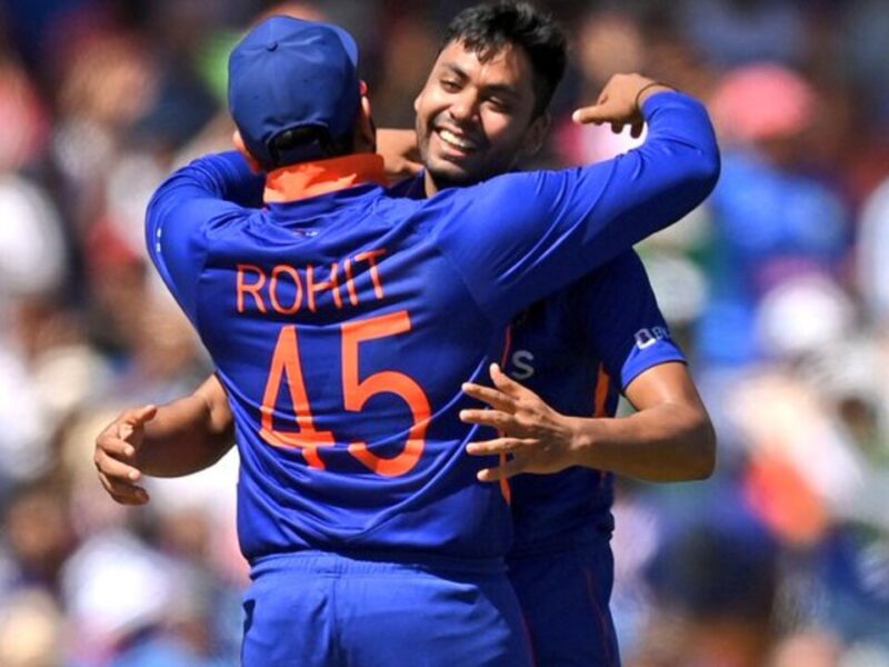 IND vs WI: भारत ने वेस्टइंडीज के खिलाफ टी20 सीरीज पर किया कब्जा, आवेश खान की धमाकेदार वापसी देख सोशल मीडिया में दीवाने हुए फैंस