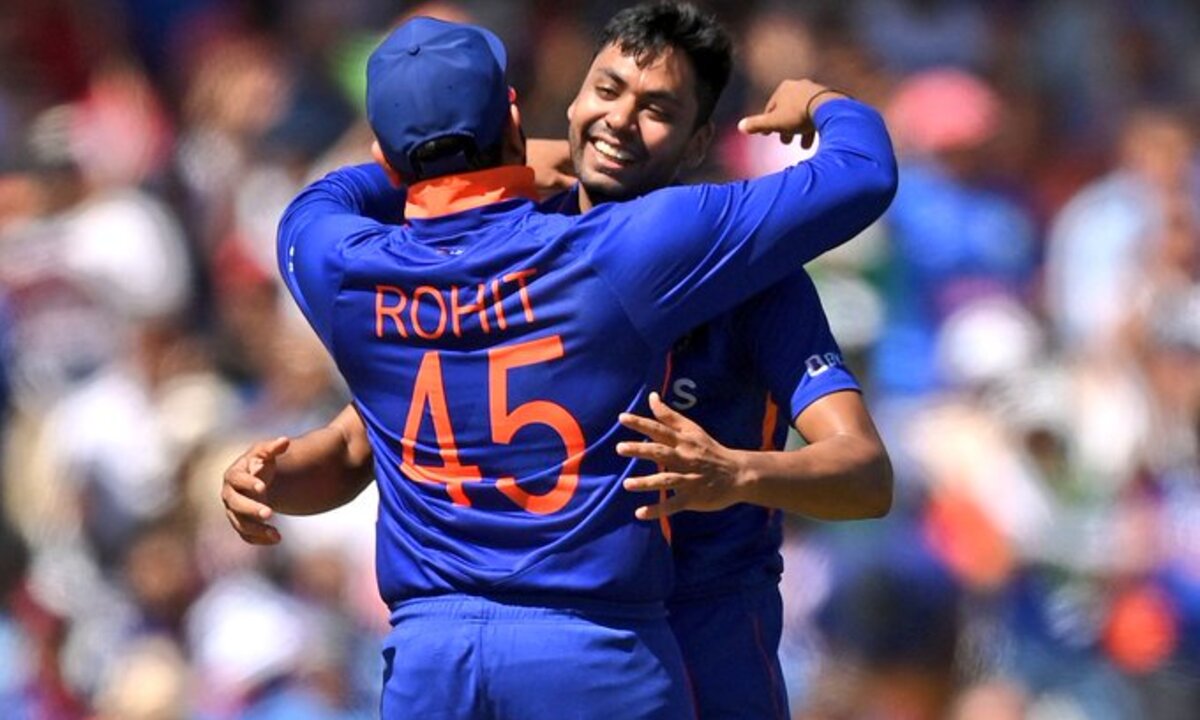 IND vs WI: भारत ने वेस्टइंडीज के खिलाफ टी20 सीरीज पर किया कब्जा, आवेश खान की धमाकेदार वापसी देख सोशल मीडिया में दीवाने हुए फैंस