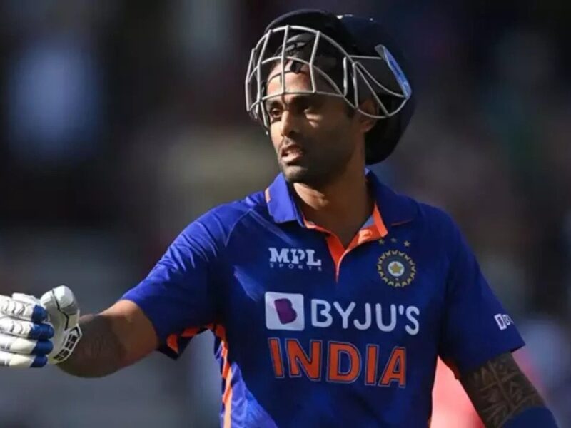ICC T20 RANKING: आईसीसी टी20 रैकिंग में सूर्यकुमार यादव को हुआ 11 अंको का नुकसान, टूटा नंबर-1 बनने का सपना, बाबर आजम की बादशाहत अब भी बरकरार