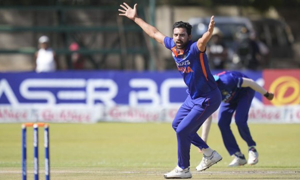 IND vs ZIM: चोट से जूझ रहे दीपक चाहर ने 6 महीने बाद की भारतीय टीम में वापसी, धमाकेदार प्रदर्शन से मनवाया अपना लोहा