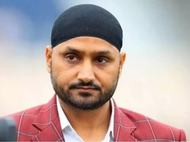 गौतम गंभीर पर शाहीद अफरीदी की टिप्पणी सुन कर हरभजन सिंह ने लगाए हंसी के फव्वारे, फैंस ने जमकर लगाई क्लास