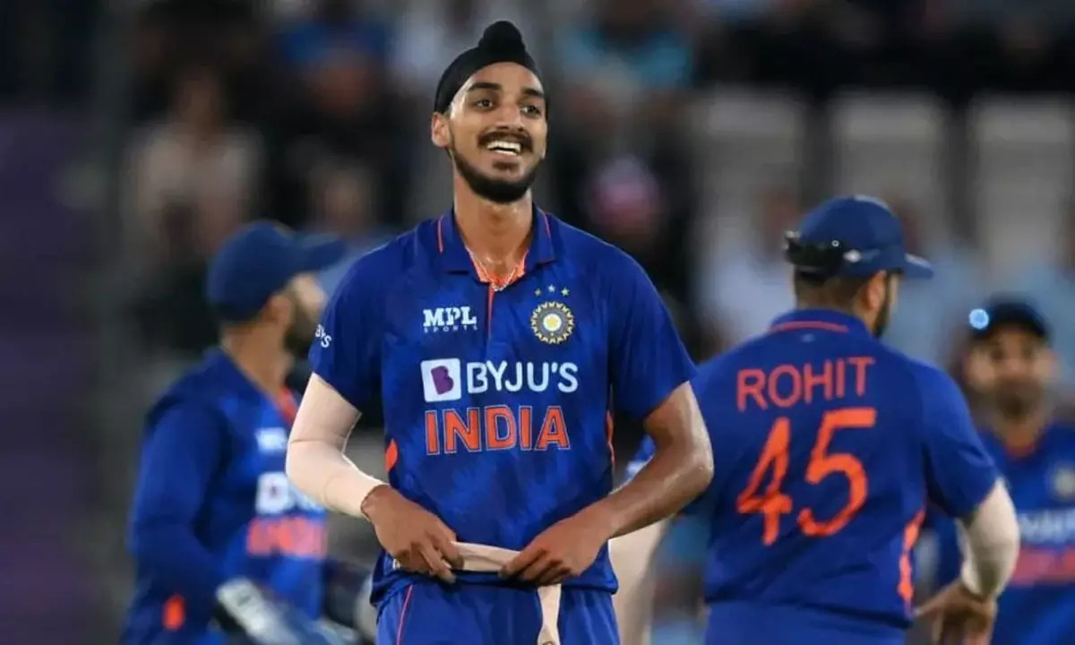 ASIA CUP 2022: अर्शदीप सिंह को एशिया कप की टीम में देखकर खुशी से झूम उठे फैंस, सोशल मीडिया में लग गया बधाईयों का तांता