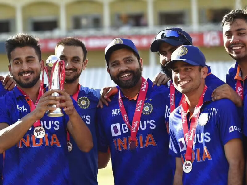 ASIA CUP 2022: एशिया कप 2022 के लिए हुई 15 सदस्यीय भारतीय टीम की घोषणा, केएल राहुल, विराट कोहली की हुई वापसी वहीं अर्शदीप, आवेश और बिश्नोई दिखाएंगे अपना जलवा