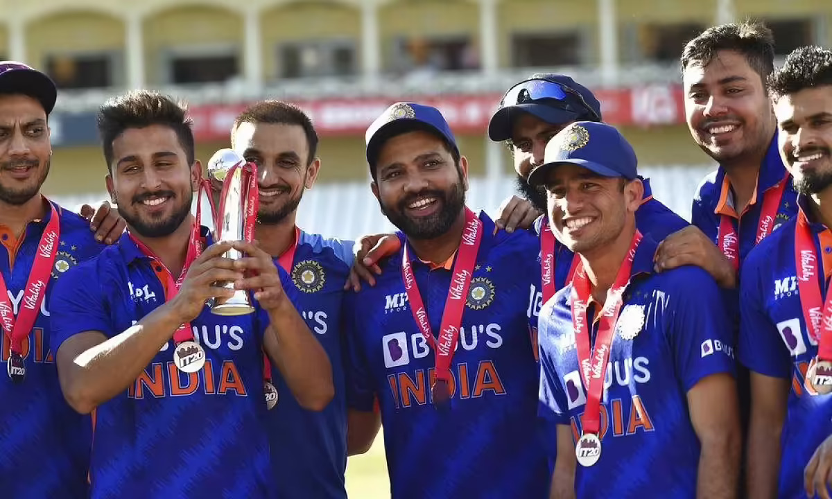 ASIA CUP 2022: एशिया कप 2022 के लिए हुई 15 सदस्यीय भारतीय टीम की घोषणा, केएल राहुल, विराट कोहली की हुई वापसी वहीं अर्शदीप, आवेश और बिश्नोई दिखाएंगे अपना जलवा