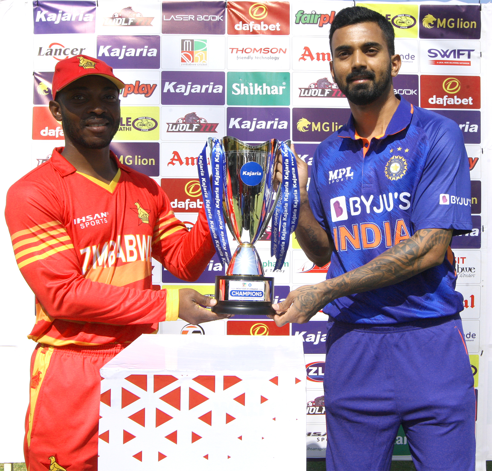 IND vs ZIM: भारत ने जिम्बाब्वे के खिलाफ पहले वनडे में जीता टॉस! पहले गेंदबाज़ी का फैसला, जानें राहुल की कप्तानी में किसे मिला है मौका