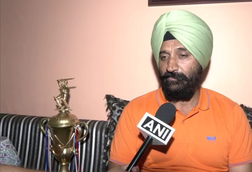 Arshdeep Singh को ट्रोलर्स ने कहा गद्दार और खलिस्तानी, पिता दर्शन सिंह ने दिया जवाब