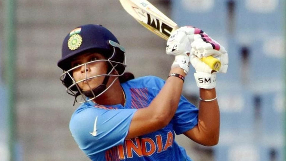 Team India की इस Player को भारतीय क्रिकेटर ने किया घुटने के बल बैठकर प्रपोज