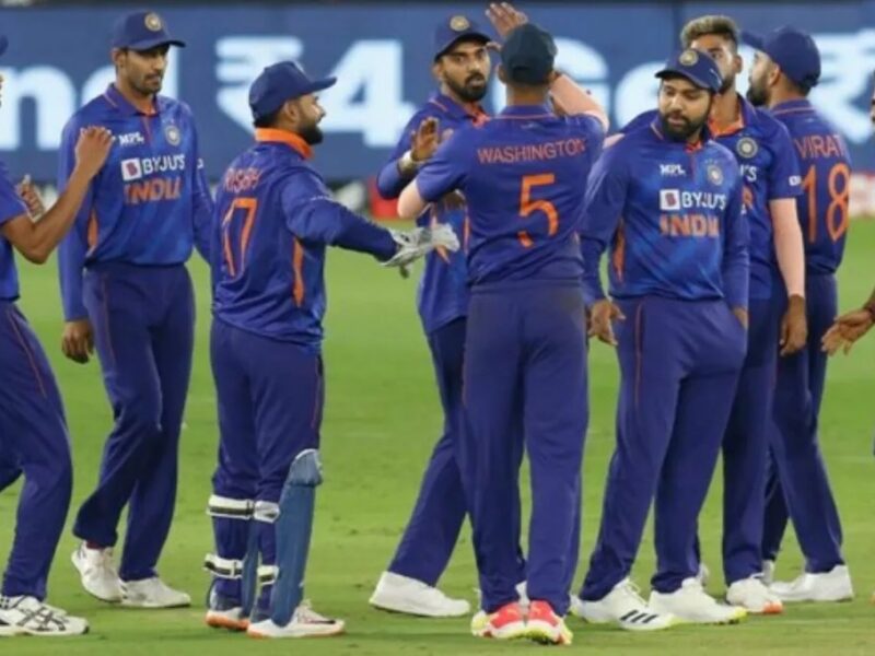 MS Dhoni हुए टीम से बाहर तो इस खिलाड़ी का बर्बाद हो गया करियर, पहले विराट कोहली और अब Rohit Sharma नहीं दे रहे मौका