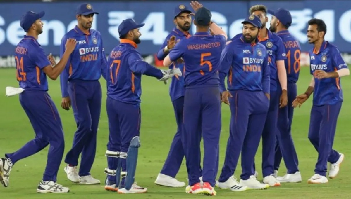 MS Dhoni हुए टीम से बाहर तो इस खिलाड़ी का बर्बाद हो गया करियर, पहले विराट कोहली और अब Rohit Sharma नहीं दे रहे मौका