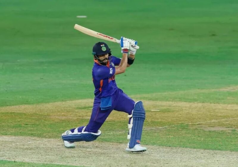 Virat Kohli के खेल में बड़ा बदलाव कर रहे हैं रोहित शर्मा और राहुल द्रविड़, बना रहे हैं टीम का नया ऑलरांउडर
