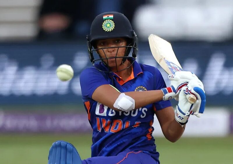 Harmanpreet Kaur ने शतक जड़कर लगा दी रिकॉर्ड्स की लाइन, जानिए क्या रही इस मैच की 10 मुख्य बातेंबल्ले ने की उठापटक, ये रही मैच की 10 मुख्य बातें