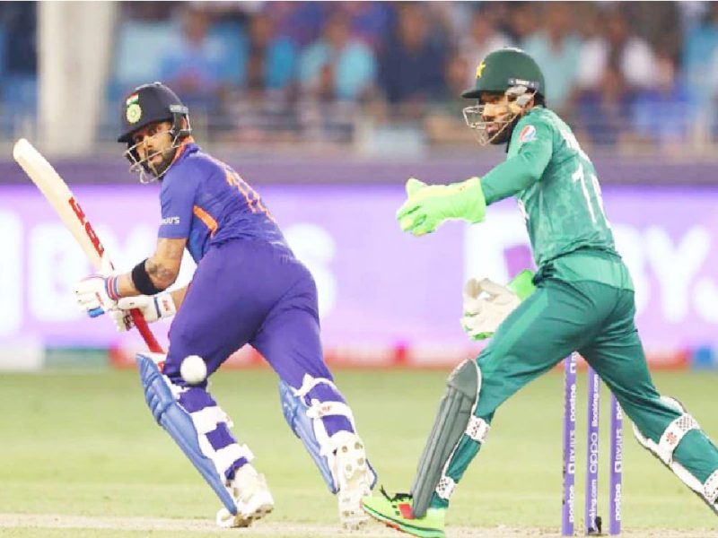 पाक के खिलाफ मैच में Virat Kohli बना देंगे एक बड़ा रिकॉर्ड, रोहित शर्मा के क्लब में हो जायेंगे शामिल