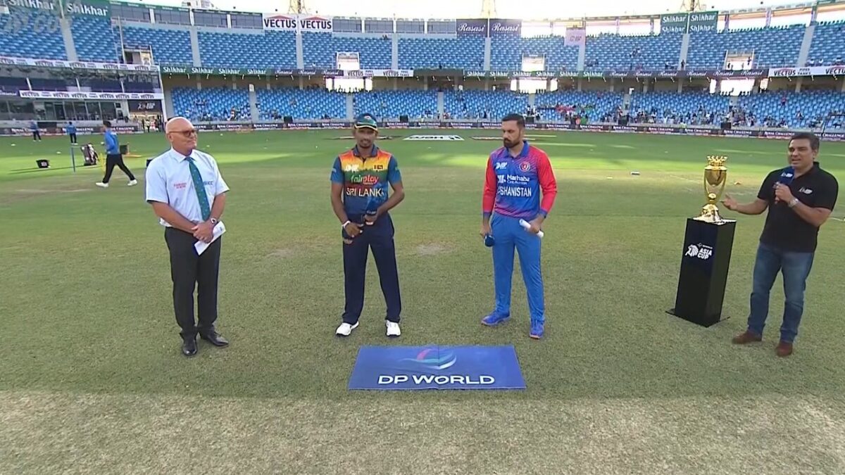 SL vs AFG: सुपर-4 मैच में श्रीलंका ने अफगानिस्तान के खिलाफ जीत कर चुनी गेंदबाज़ी, जानें दोनों टीमों की प्लेइंग XI