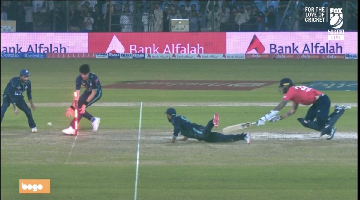 PAK vs ENG: कांटे की टक्कर मैच में पाकिस्तान ने इंग्लैंड को 3 रन से हराया, आखिरी ओवर में पलटा मैच! सीरीज 2-2 से बराबर