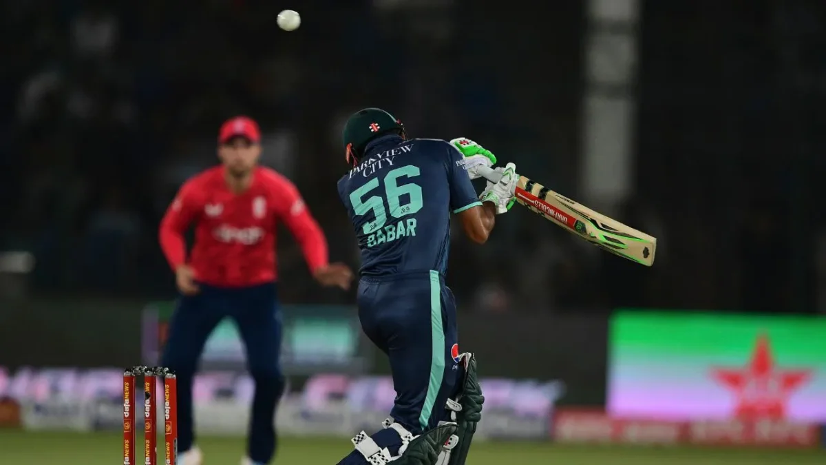 PAK vs ENG: इंग्लैंड ने तीसरे मैच में पाकिस्तान को दिखाया आईना! बाबर-रिज़वान को सस्ते में आउट कर 63 रनो से जीता मैच