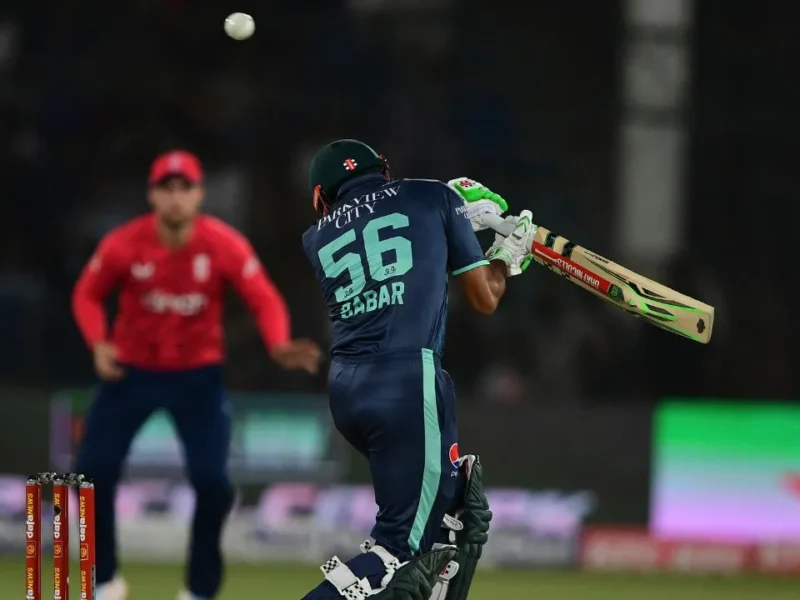 PAK vs ENG: इंग्लैंड ने तीसरे मैच में पाकिस्तान को दिखाया आईना! बाबर-रिज़वान को सस्ते में आउट कर 63 रनो से जीता मैच