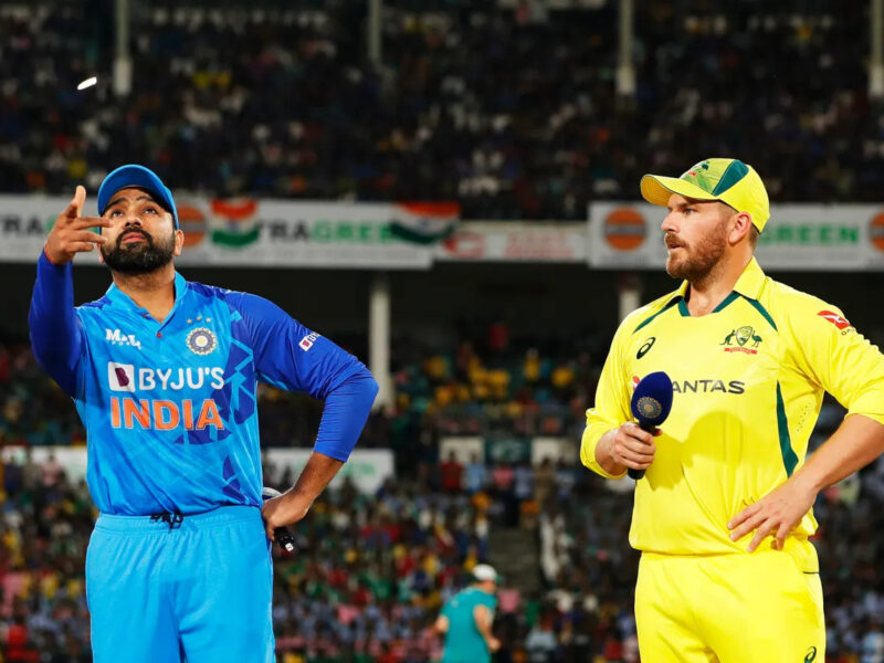 IND vs AUS: फाइनल मैच में भारत ने ऑस्ट्रेलिया के खिलाफ जीता टॉस! चुनी पहले गेंदबाज़ी, टीम इंडिया की प्लेइंग-XI में भुवी की हुई वापसी