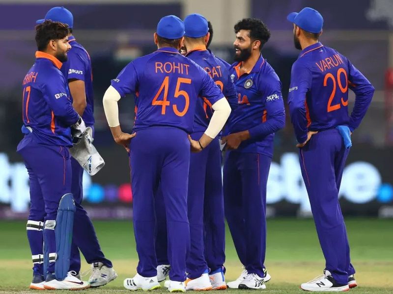 "इन दो खिलाड़ियों की वापसी नहीं हुई तो टी20 वर्ल्ड कप से बाहर होगी भारत"- पूर्व भारतीय खिलाड़ी ने अपने बड़े बयान से रोहित शर्मा को दी यह सलाह