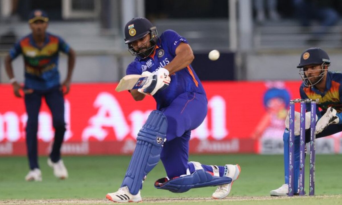 IND vs SL: "रोहित हिट हैं तो मामला फिट हैं"- रोहित शर्मा ने अपनी ताबड़तोड़ बल्लेबाजी से श्रीलंकाई गेंदबाजों के उड़ाए रंग, खुशी से झूम उठे फैंस