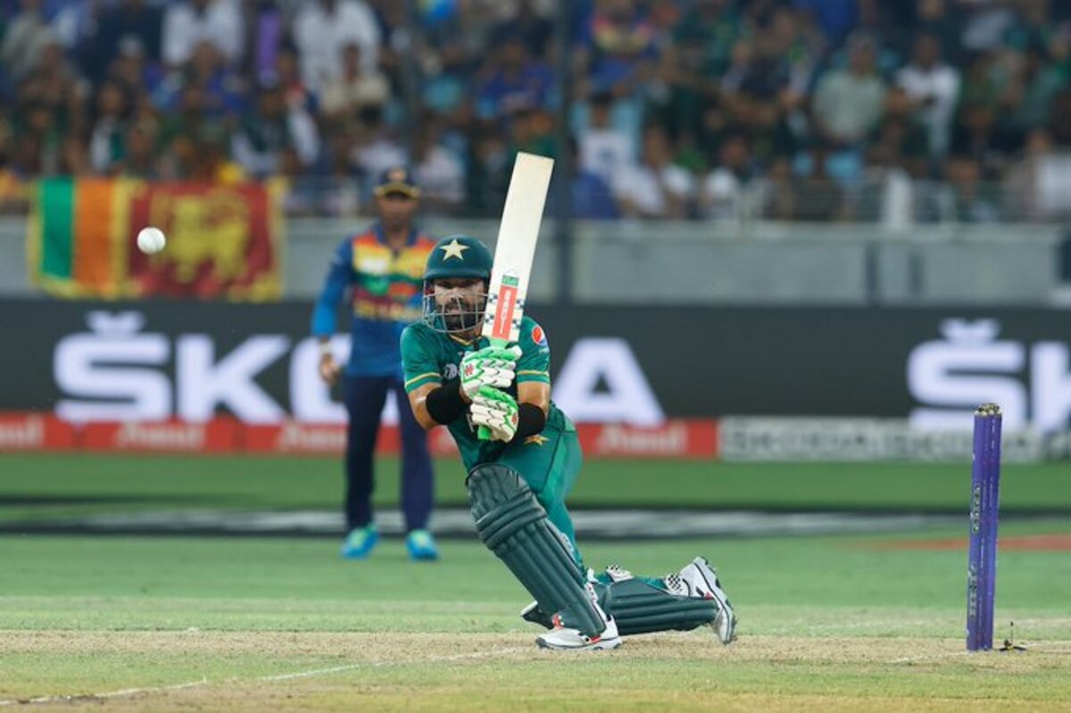 ASIA CUP 2022: एशिया कप में इस बल्लेबाज ने मचाया गद्दर, तो कांपे गेंदबाज, देखें सर्वाधिक रन और विकेट लेने वाले खिलाड़ियों की सूची