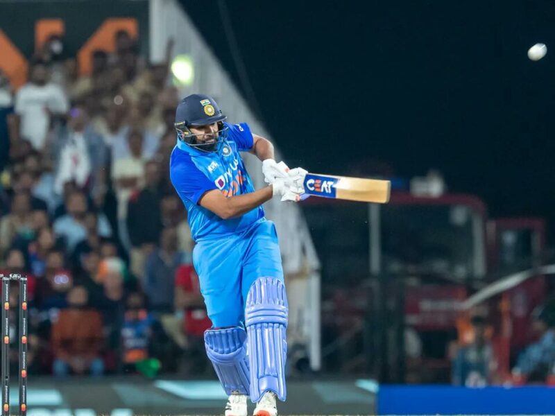 IND vs AUS: "रोहित हिट तो मामला फिट"- रोहित शर्मा ने अपनी करिश्माई पारी से कूटा आस्ट्रेलियाई गेंदबाजों को, फैंस ने जमकर मनाया जश्न