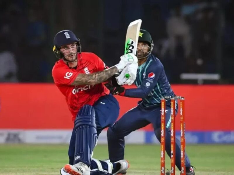ENG vs PAK: इंग्लैंड और पाकिस्तान के मैच में इन 3 खिलाड़ियों ने शानदार प्रदर्शन कर विरोधियों को चटाई धूल