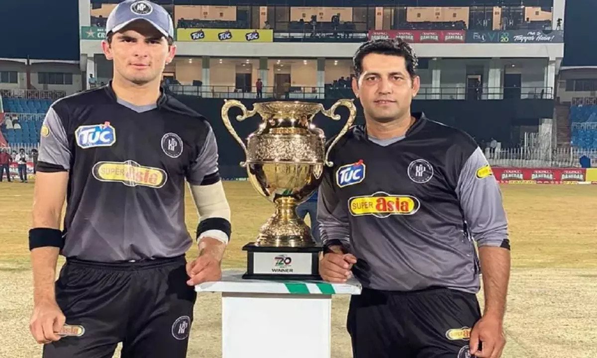 पाकिस्तान ने फिक्सिंग के आरोपी अफरीदी को किया निलंबित, अब और 2 लोगों पर गिरने वाली हैं गाज़, जानें पूरी जानकारी