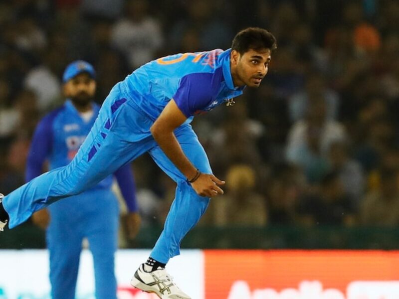 भुवनेश्वर कुमार ने यह बड़ा रिकॉर्ड अपने नाम कर चयनकर्ताओं को किया परेशान, अब चाहकर भी कोई टीम से नहीं निकाल पाएगा बाहर