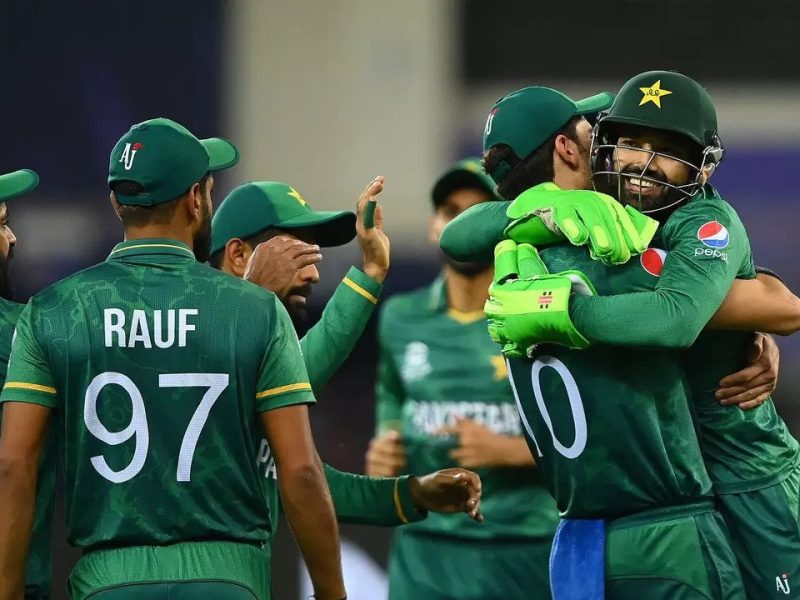 SL vs PAK: फाइनल मुकाबले में श्रीलंका का पत्ता साफ कर पाकिस्तान बनेगी चैंपियन, जानें बाबर आजम की सेना में किन 11 खिलाड़ियों को मिलेगी जगह