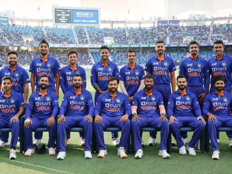 T20 WORLD CUP: बीसीसीआई ने टी20 वर्ल्ड कप के लिए टीम का किया ऐलान, यह दिग्गज हुए बाहर तो इन दो धाकड़ खिलाड़ियों की हुई वापसी