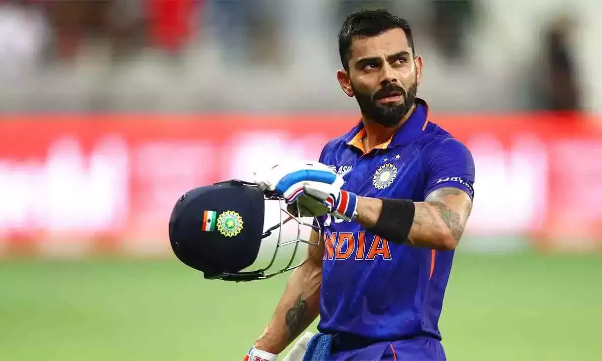 सुबह-सुबह पांच बजे इस महिला फैन के कमरे में मिलने पहुंचे गए थे किंग विराट कोहली, इस क्रिकेटर ने किया बड़ा खुलासा
