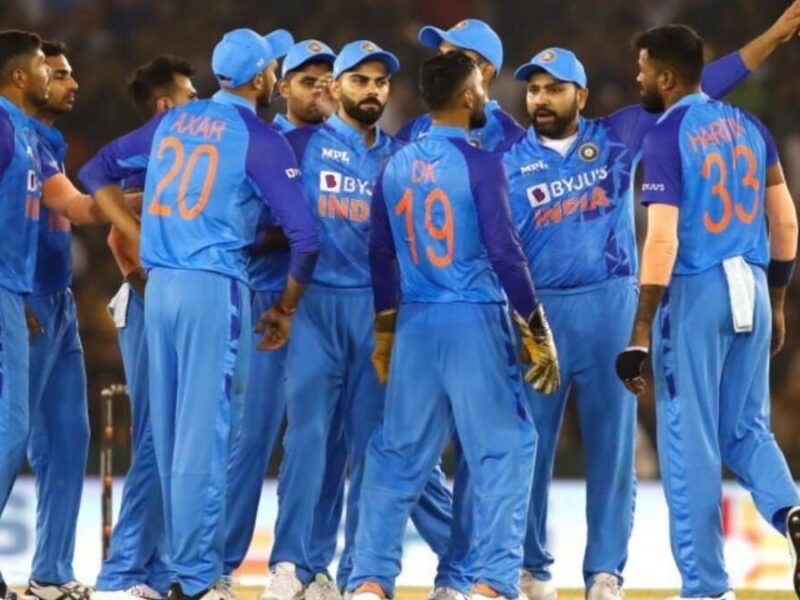 TEAM INDIA में हो सकती हैं इस धाकड़ गेंदबाज की वापसी, गांगुली खोल सकते हैं युवा स्टार के लिए दरवाजे!