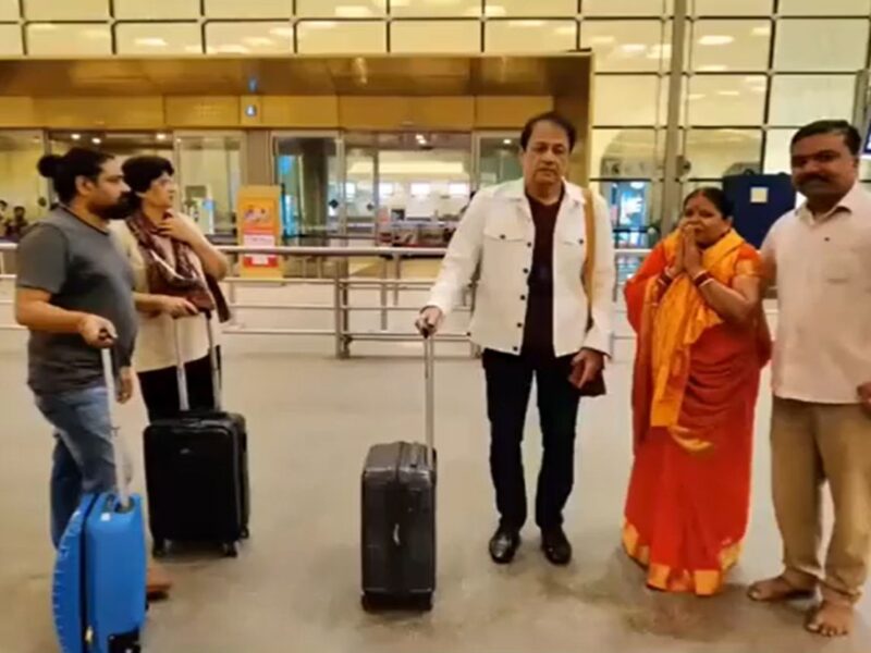 एयरपोर्ट पर महिला को दिखे Ramayana के राम तो इस कदर हुईं नतमस्तक, वीडियो हो गया तेजी से वायरल