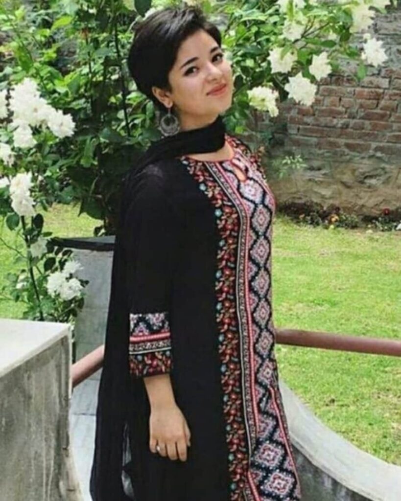 Bollywood से लेकर TV industry तक की इन हसीनाओं ने अपनाई अध्यात्मिकता की राह, सफल करियर को छोड़ अपनाया धर्म