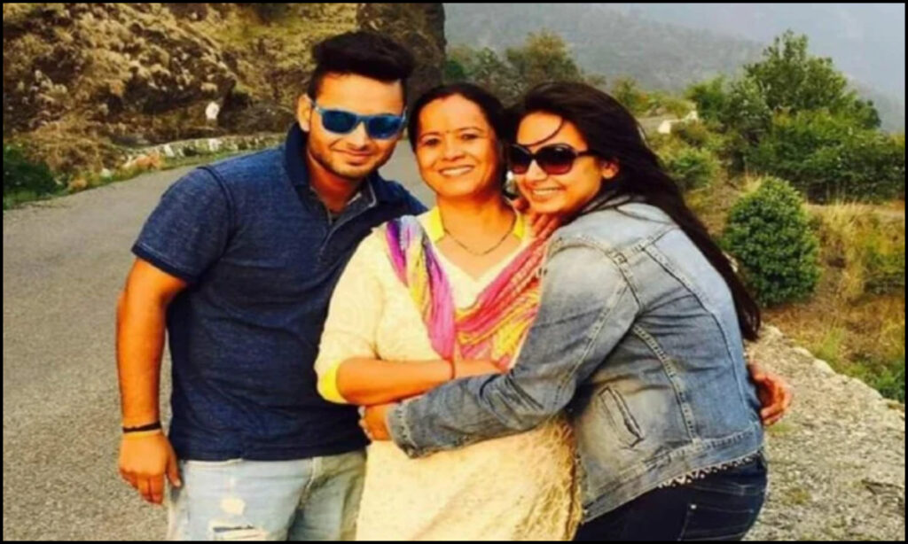 ऋषभ पंत की सफलता के पीछे इन महिलाओंं का हाथ