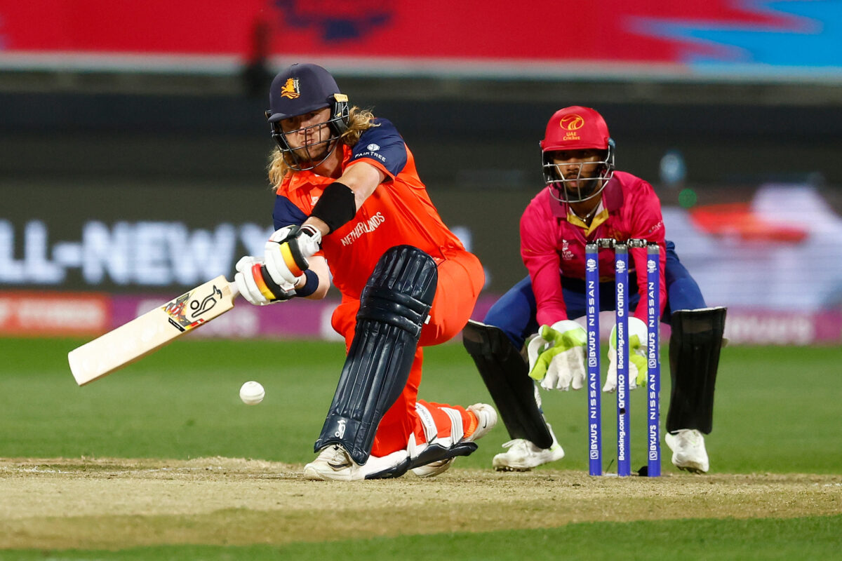 UAE vs NED : टी20 वर्ल्डकप के दूसरे रोमांचक मैच में जीतते जीतते हारी यूएई, आखिरी ओवर में नीदरलैंड ने 3 विकेट से जीता मुकाबला