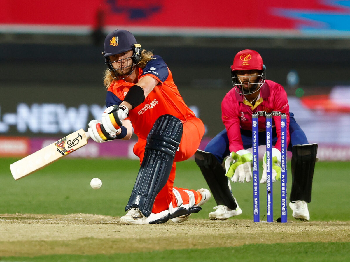 UAE vs NED : टी20 वर्ल्डकप के दूसरे रोमांचक मैच में जीतते जीतते हारी यूएई, आखिरी ओवर में नीदरलैंड ने 3 विकेट से जीता मुकाबला