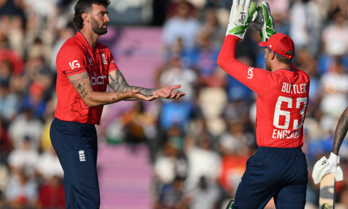 T20 WORLD CUP: इंग्लैंड के सबसे खतरनाक खिलाड़ी रीस टॉपली वर्ल्ड कप से हुए बाहर, बड़ा दांव खेलते हुए बोर्ड ने इसे चुना रिप्लेसमेंट
