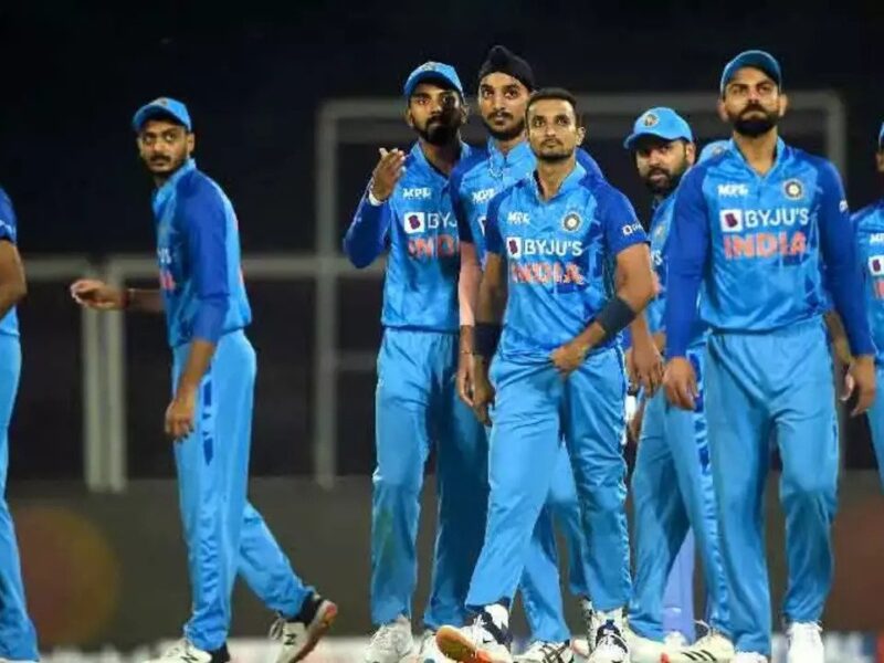 भारत की टी20 वर्ल्ड कप टीम में अचानक हुआ बड़ा बदलाव, इन 4 खतरनाक खिलाड़ियों की एंट्री ने मचाई सनसनी