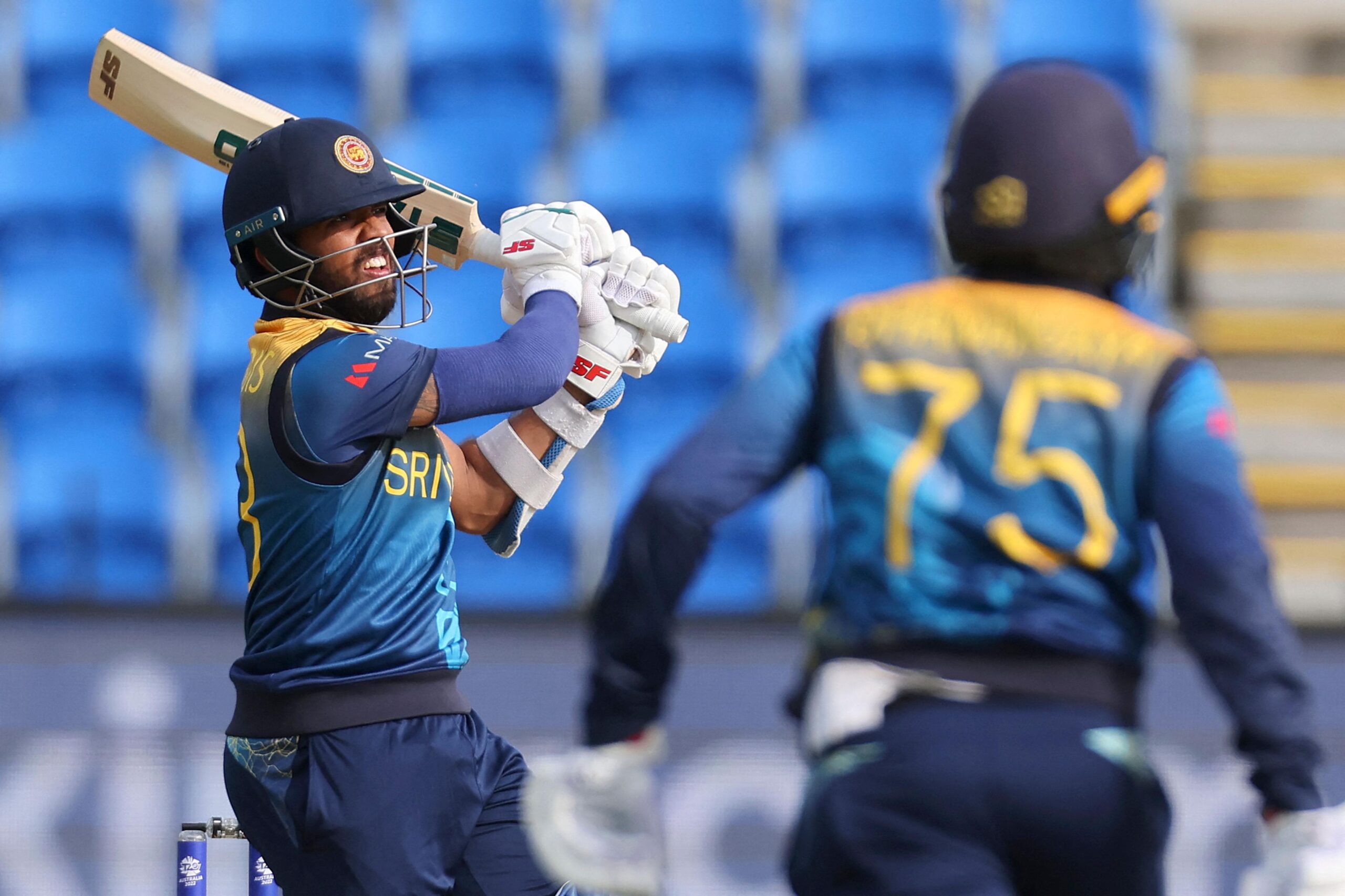 SL vs IRE : श्रीलंका ने आयरलैंड को 9 विकेट से रौंद कर सुपर-12 में की विजई शुरुआत! हसरंगा और कुसल मेंडिस बने जीत के हीरो