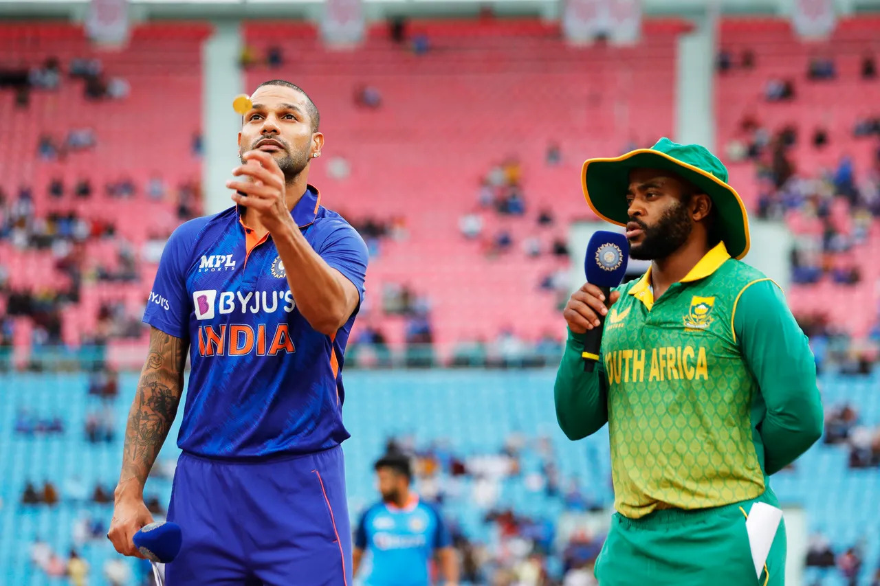 IND vs SA: भारत ने साउथ अफ्रीका के खिलाफ सीरीज डीसाईडर मैच में जीत टॉस! चुनी पहले गेंदबाज़ी, जानें भारतीय टीम की प्लेइंग-XI