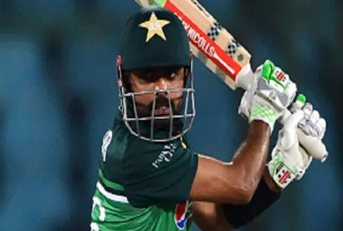 PAK vs NZ: बाबर आजम विराट कोहली से तुलना के चक्कर में हो गए फेल, अपने नाम कर लिया बेहद शर्मनाक रिकॉर्ड